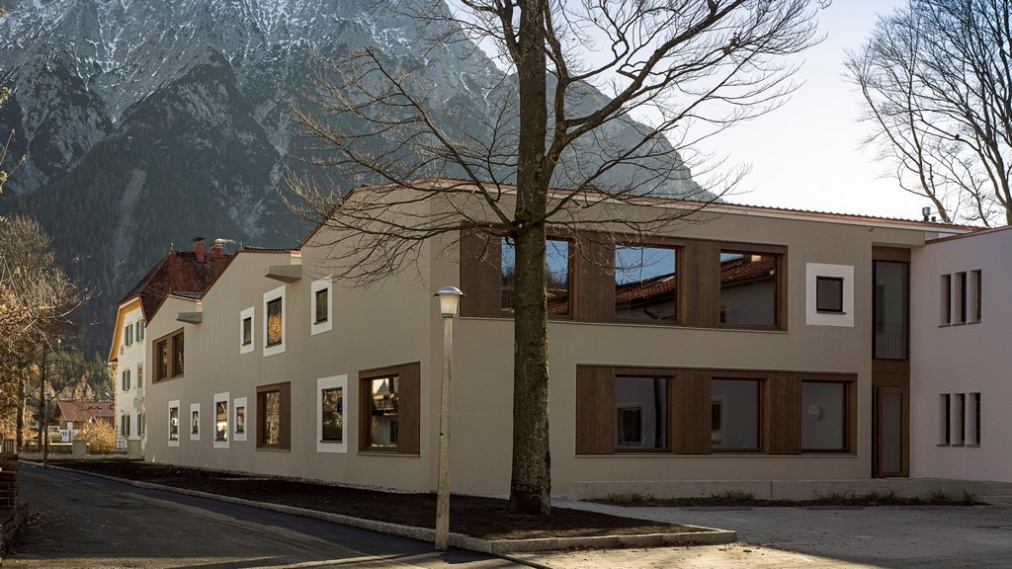 Schulgebäude - Staatliche Musikinstrumentenbauschule Mittenwald